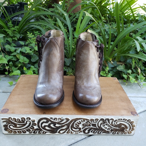 Sassy Corsetted Freebird Distressed Leather Bootie - Picture 11 of 16